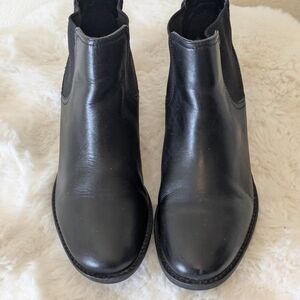 Cole Haan Black Leather Chelsea Ankle Boots Women’s  Size 7